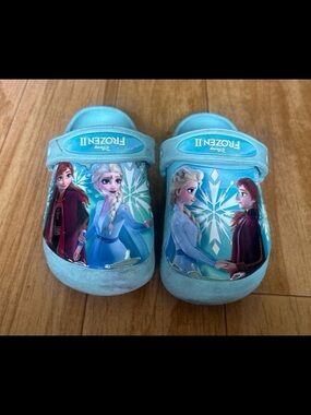 Crocs c9